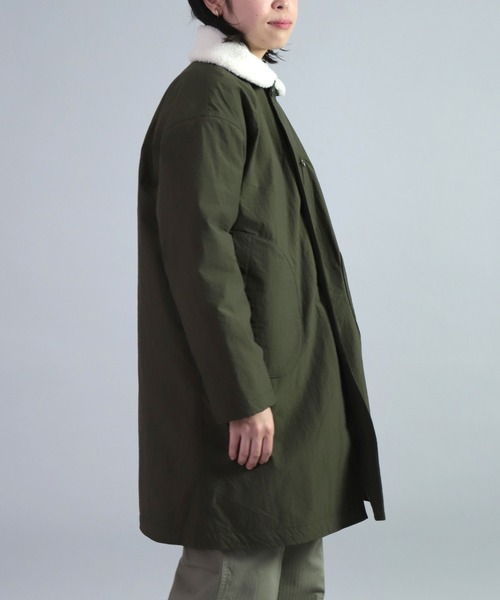 OMNIGOD（オムニゴッド）の「[OMNIGOD womens / オムニゴッド] ナイロンリップ デッキコート（ダウンジャケット/コート・レディース・レッド/オリーブ・FREE）」の11枚目の写真