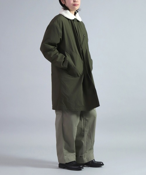 OMNIGOD（オムニゴッド）の「[OMNIGOD womens / オムニゴッド] ナイロンリップ デッキコート（ダウンジャケット/コート・レディース・レッド/オリーブ・FREE）」の13枚目の写真