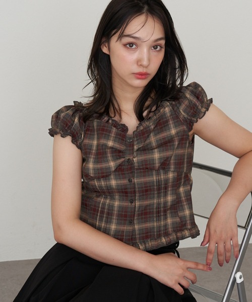 RAY CASSIN(レイカズン)の「コンパクトヘンリーブラウス(シャツ/ブラウス・レディース・ブラック系その他2/アイボリー/チャコールグレー/ブラウン系その他2・FREE)」の4枚目の写真