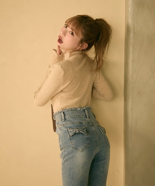 TITTY&CO.(ティティーアンドコー)の「バックリボンフレアデニム(デニムパンツ・レディース・ブルー・SMALL/MEDIUM)」の14枚目の写真