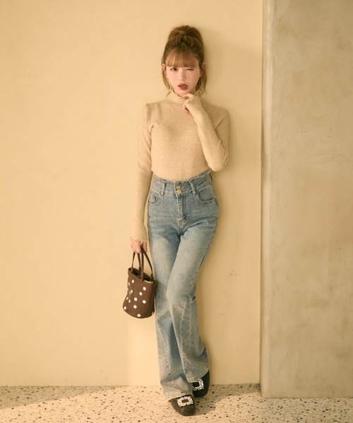 TITTY&CO.(ティティーアンドコー)の「バックリボンフレアデニム(デニムパンツ・レディース・ブルー・SMALL/MEDIUM)」の9枚目の写真