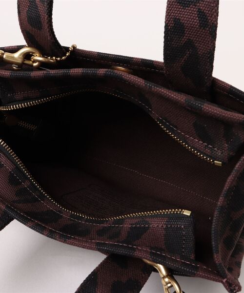 COACH（コーチ）の「カーゴ トート 26・レオパード プリント（トートバッグ・レディース・ブラウン系その他・ONE）」の8枚目の写真