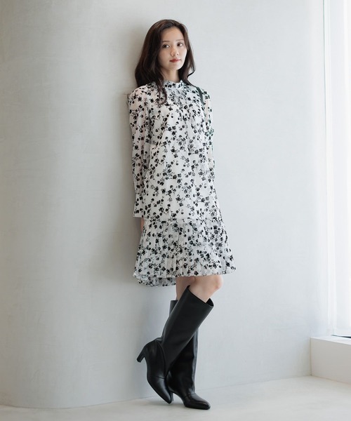 Andemiu（アンデミュウ）の「【撥水＆消臭機能付き】ヒールロングブーツ（ブーツ・レディース・ブラック/グレイッシュベージュ・MEDIUM/LARGE）」の7枚目の写真