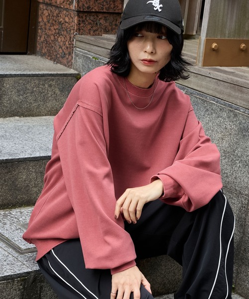 MONO-MART(モノマート)の「ヴィンテージ加工 ビッグシルエットダンボールクルーネックライトスウェット(スウェット・レディース・ネイビー/ブラウン/ワイン/グレイッシュベージュ/ブラック/チャコールグレー/オフホワイト・L/M)」の7枚目の写真