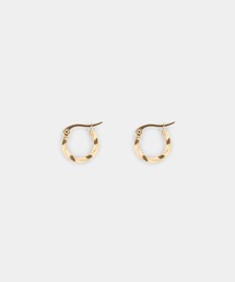 K18 ツイストフープ ピアス」に該当するゴールド/金色系のメンズ
