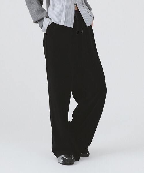 Ray BEAMS（レイビームス）の「ベロア ワイド スウェット パンツ（スウェットパンツ・レディース・グレー/ブラック・1/0）」の2枚目の写真