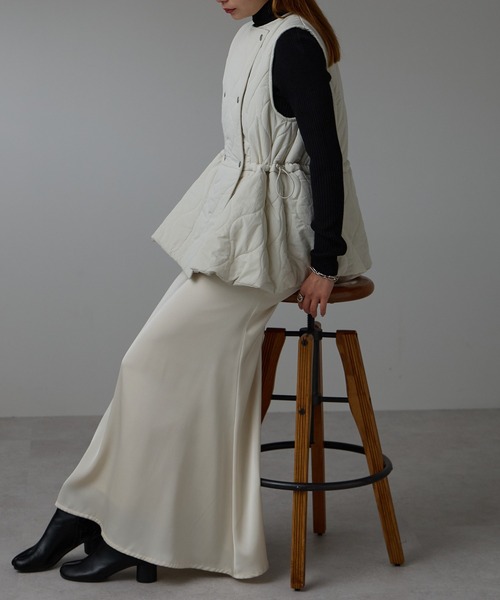 r.(アールドット)の「キルティング フレアベスト(ダウンベスト・レディース・モカ/キナリ/ブラック・FREE)」の14枚目の写真