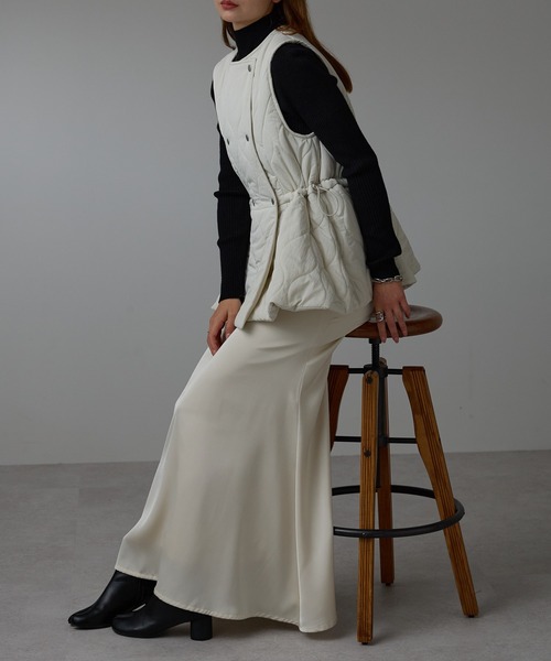 r.(アールドット)の「キルティング フレアベスト(ダウンベスト・レディース・モカ/キナリ/ブラック・FREE)」の13枚目の写真