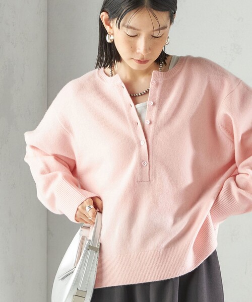 SHIPS（シップス）の「〈手洗い可能〉ウール カシミヤ 2WAY プルオーバー（ニット/セーター・レディース・ネイビー/ライトグレー/ピンク/レッド/ブラック/オフホワイト/トップグレー/ピンク系その他・ONE SIZE）」の6枚目の写真