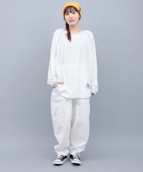 チチカカ（チチカカ）の「ワンポイント刺繍ロングTシャツ（Tシャツ/カットソー・レディース・ネイビー/ホワイト/ブラック・FREE）」の9枚目の写真