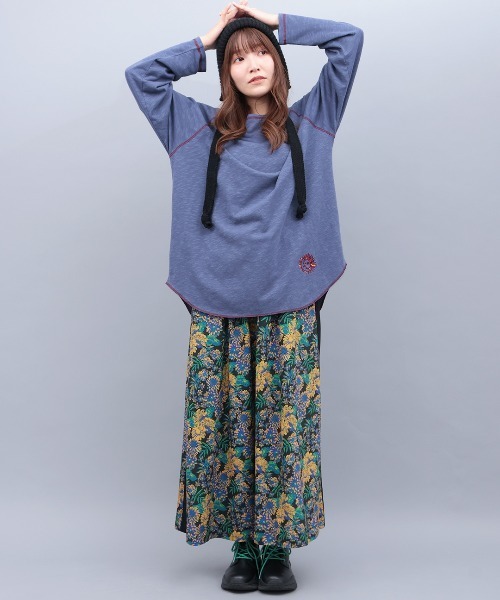 チチカカ（チチカカ）の「ワンポイント刺繍ロングTシャツ（Tシャツ/カットソー・レディース・ネイビー/ホワイト/ブラック・FREE）」の11枚目の写真