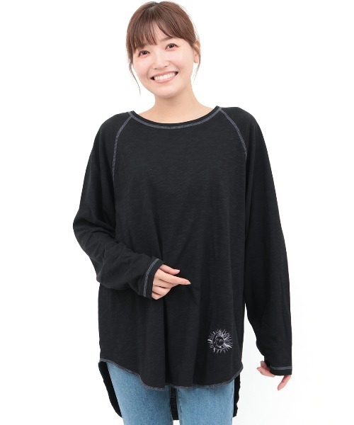チチカカ（チチカカ）の「ワンポイント刺繍ロングTシャツ（Tシャツ/カットソー・レディース・ネイビー/ホワイト/ブラック・FREE）」の13枚目の写真