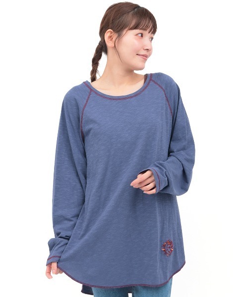 チチカカ（チチカカ）の「ワンポイント刺繍ロングTシャツ（Tシャツ/カットソー・レディース・ネイビー/ホワイト/ブラック・FREE）」の14枚目の写真