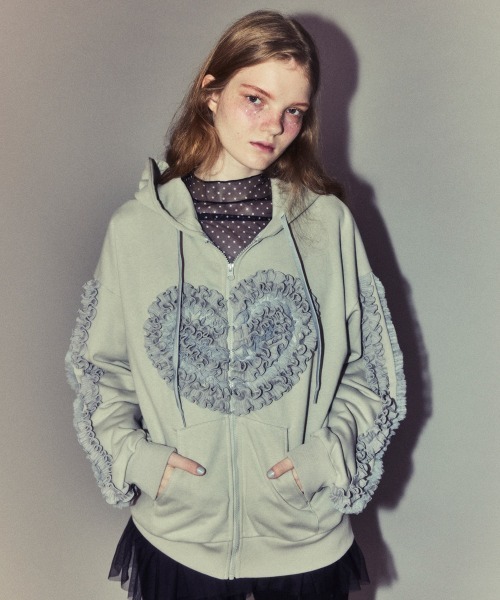 Candy Stripper（キャンディストリッパー）の「HEART FRILL フーディー（パーカー・レディース・グレー/ブラック/ピンク・FREE）」の3枚目の写真