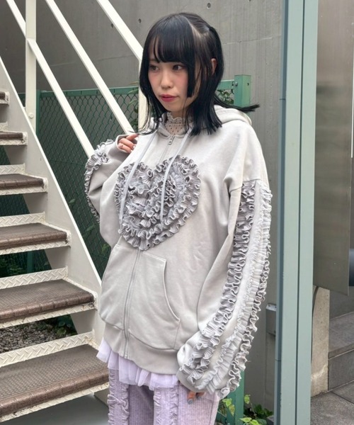 Candy Stripper（キャンディストリッパー）の「HEART FRILL フーディー（パーカー・レディース・グレー/ブラック/ピンク・FREE）」の8枚目の写真