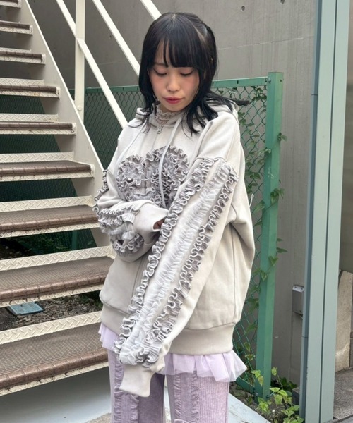 Candy Stripper（キャンディストリッパー）の「HEART FRILL フーディー（パーカー・レディース・グレー/ブラック/ピンク・FREE）」の9枚目の写真