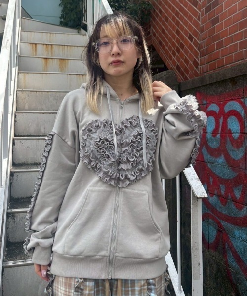 Candy Stripper（キャンディストリッパー）の「HEART FRILL フーディー（パーカー・レディース・グレー/ブラック/ピンク・FREE）」の14枚目の写真