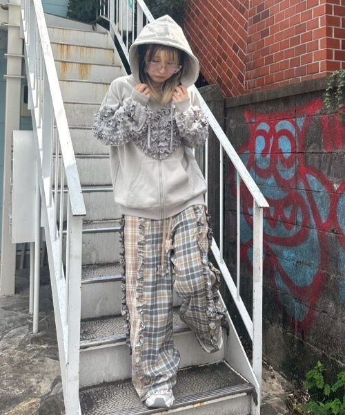 Candy Stripper（キャンディストリッパー）の「HEART FRILL フーディー（パーカー・レディース・グレー/ブラック/ピンク・FREE）」の18枚目の写真