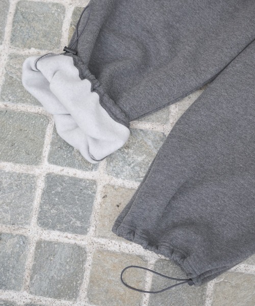AIC.(エーアイシー)の「裏起毛ドローストリングイージーパンツ(スウェットパンツ・レディース・チャコールグレー/キナリ・FREE)」の4枚目の写真