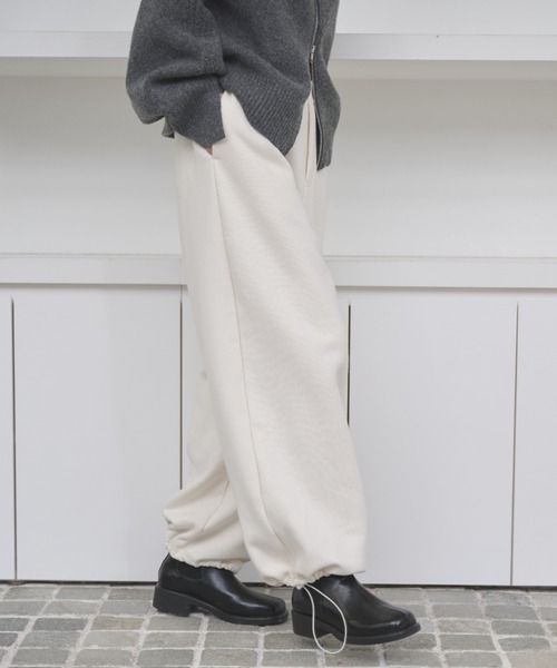 AIC.(エーアイシー)の「裏起毛ドローストリングイージーパンツ(スウェットパンツ・レディース・チャコールグレー/キナリ・FREE)」の7枚目の写真