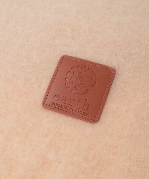 earth music&ecology（アースミュージックアンドエコロジー）の「ワンポイントビッグマフラー（マフラー・レディース・アイボリー/ピンク系その他3/チャコールグレー/ライトブラウン・F）」の21枚目の写真