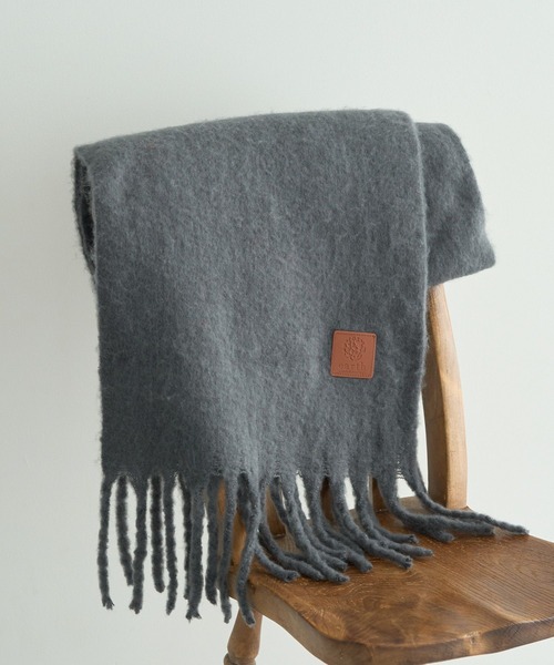 earth music&ecology（アースミュージックアンドエコロジー）の「ワンポイントビッグマフラー（マフラー・レディース・アイボリー/ピンク系その他3/チャコールグレー/ライトブラウン・F）」の3枚目の写真