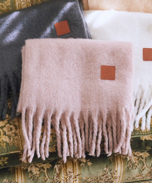 earth music&ecology（アースミュージックアンドエコロジー）の「ワンポイントビッグマフラー（マフラー・レディース・アイボリー/ピンク系その他3/チャコールグレー/ライトブラウン・F）」の4枚目の写真