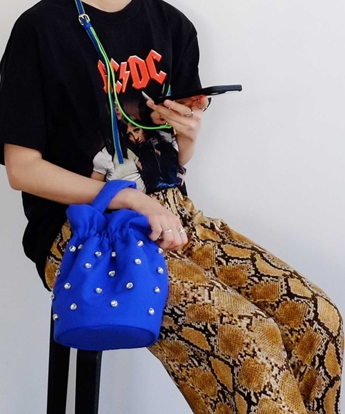 cheek(BAG)(チーク)の「kirakira 2way shoulder / キラキラ ショルダーバッグ(ショルダーバッグ・レディース・イエロー/ブルー/グレー/ピンク/ブラック・FREE)」の3枚目の写真