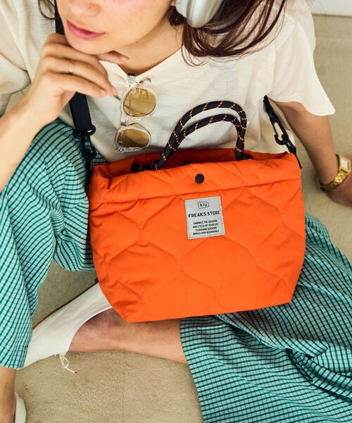 KiU（キウ）の「KiU×FREAK'S STORE/キウ×フリークスストア 別注PADDED DAY TOTE MINI BAG パデット デイトート ミニ バッグ 撥水（ショルダーバッグ・レディース・オレンジ/レオパード/ブラウン/ブラック・ONE SIZE）」の3枚目の写真