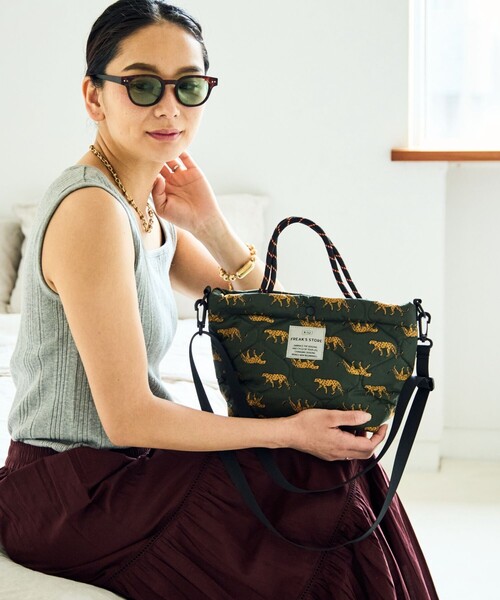 KiU（キウ）の「KiU×FREAK'S STORE/キウ×フリークスストア 別注PADDED DAY TOTE MINI BAG パデット デイトート ミニ バッグ 撥水（ショルダーバッグ・レディース・オレンジ/レオパード/ブラウン/ブラック・ONE SIZE）」の9枚目の写真