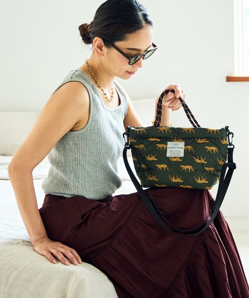 KiU（キウ）の「KiU×FREAK'S STORE/キウ×フリークスストア 別注PADDED DAY TOTE MINI BAG パデット デイトート ミニ バッグ 撥水（ショルダーバッグ・レディース・オレンジ/レオパード/ブラウン/ブラック・ONE SIZE）」の10枚目の写真