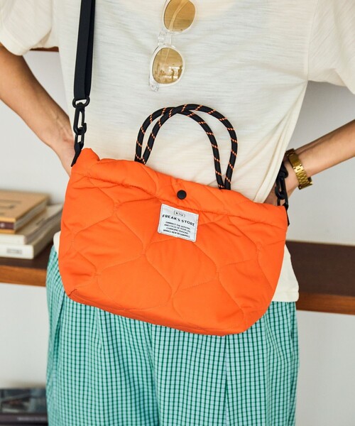 KiU（キウ）の「KiU×FREAK'S STORE/キウ×フリークスストア 別注PADDED DAY TOTE MINI BAG パデット デイトート ミニ バッグ 撥水（ショルダーバッグ・レディース・オレンジ/レオパード/ブラウン/ブラック・ONE SIZE）」の19枚目の写真