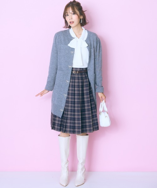 marun（マルン）の「＜大きいサイズ＞ベルト付プリーツショート丈スカート marun（スカート・レディース・グレー系/ブラウン系・L/LL/3L/4L/5L）」の4枚目の写真