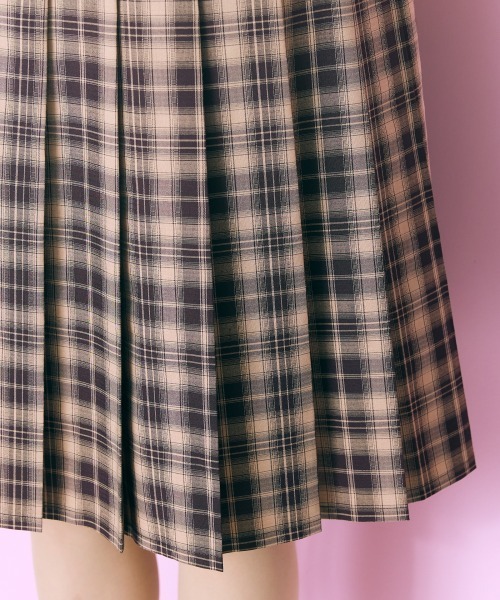 marun（マルン）の「＜大きいサイズ＞ベルト付プリーツショート丈スカート marun（スカート・レディース・グレー系/ブラウン系・L/LL/3L/4L/5L）」の21枚目の写真