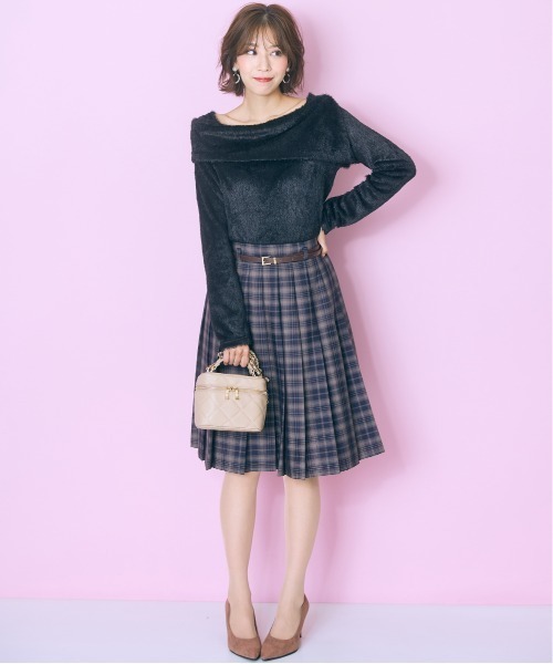 marun（マルン）の「＜大きいサイズ＞ベルト付プリーツショート丈スカート marun（スカート・レディース・グレー系/ブラウン系・L/LL/3L/4L/5L）」の12枚目の写真