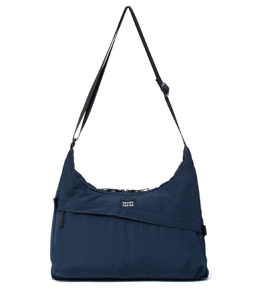 BEAMS DESIGN（ビームス デザイン）の「BEAMSDESIGN（ビームスデザイン）Diagonal　 ショルダーバッグ（L）（ショルダーバッグ・メンズ・ブラック/カーキ/オリーブ/ネイビー・FREE）」の4枚目の写真
