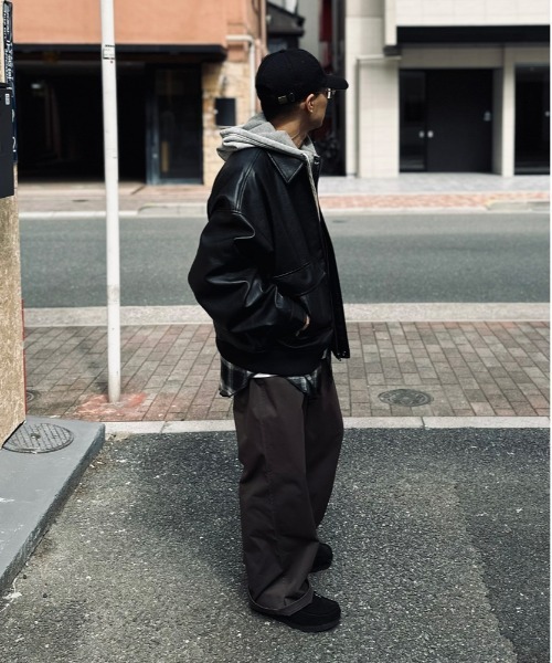 BACK NUMBER（バックナンバー）の「【BACK NUMBER】合成皮革 MA-1 フライトジャケット (フェイクレザー / PUレザー / ボンバージャケット / ミリタリースタイル)（ブルゾン・メンズ・ブラック/グレー・XL/L/M）」の6枚目の写真