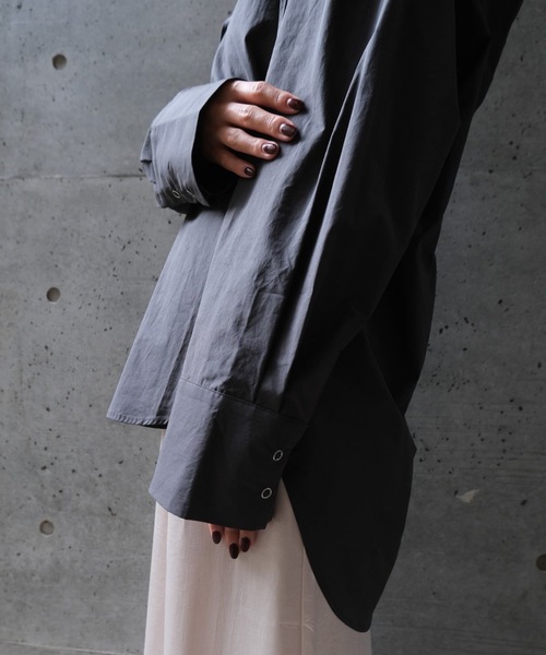 CIEL'AIR(シエルエアー)の「NYLON HOODED SHIRT(ナイロンフードシャツ)(シャツ/ブラウス・レディース・オフホワイト/チャコールグレー・MEDIUM)」の3枚目の写真