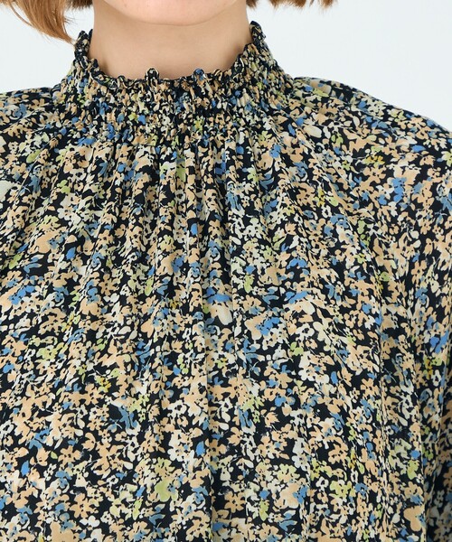 BALLSEY(ボールジィ)の「ブローフラワープリント シャーリングロングワンピース(ワンピース・レディース・ベージュ系その他/グレー系その他2・36)」の6枚目の写真