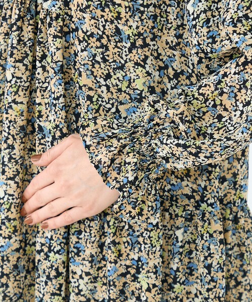 セール】ブローフラワープリント シャーリングロングワンピース