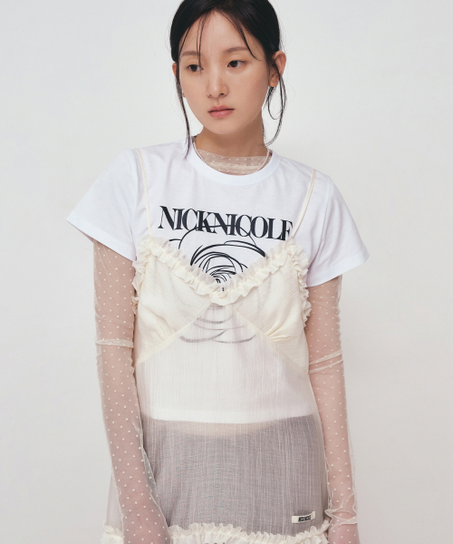 NICK&NICOLE(ニックアンドニコール)の「ROSE SIGNATURE CROP TOP_WHITE BLACK(Tシャツ/カットソー・レディース・その他・FREE)」の1枚目の写真