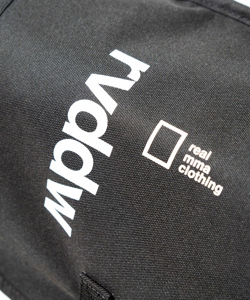 reversal.dogi.design.works(リバーサル・ドーギ・デザイン・ワークス)の「<reversal/リバーサル>FIGHT MESSENGER BAG(メッセンジャーバッグ・メンズ・ブラック・FREE)」の5枚目の写真