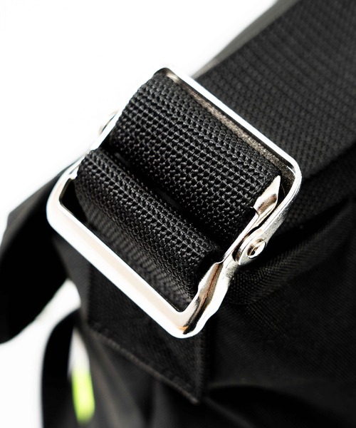 reversal.dogi.design.works(リバーサル・ドーギ・デザイン・ワークス)の「<reversal/リバーサル>FIGHT MESSENGER BAG(メッセンジャーバッグ・メンズ・ブラック・FREE)」の7枚目の写真
