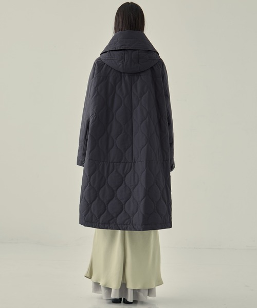 VACHEMENT（ヴァシュモン）の「【VACHEMENT/ヴァシュモン】リサイクル60/40クロスキルティングフーディー（その他アウター・レディース・ダークグレー/ブラック・FREE）」の14枚目の写真