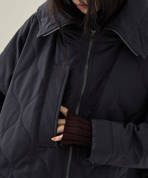 VACHEMENT（ヴァシュモン）の「【VACHEMENT/ヴァシュモン】リサイクル60/40クロスキルティングフーディー（その他アウター・レディース・ダークグレー/ブラック・FREE）」の17枚目の写真