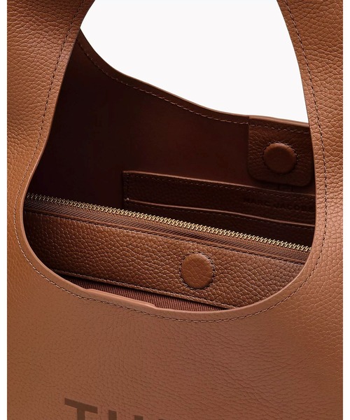MARC JACOBS(マークジェイコブス)の「LEATHER SACK BAG/ザ レザー サック バッグ(ショルダーバッグ・レディース・ブラウン系その他・ONE SIZE)」の5枚目の写真