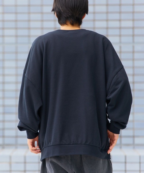 NIKE(ナイキ)の「限定展開 NIKE/ナイキ ナイキ クラブ フリース メンズ オーバーサイズド フレンチテリー クルー / HJ1820(スウェット・メンズ・ブラック/グレー・LARGE/MEDIUM/XX-LARGE/X-LARGE)」の4枚目の写真