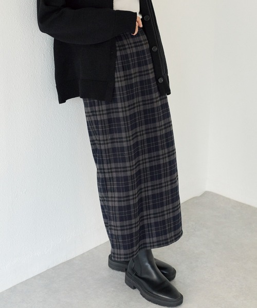 LAVEANGE(ラビアンジェ)の「起毛チェックナロースカート(スカート・レディース・ネイビー/ブラウン・F/LL/3L/4L)」の13枚目の写真