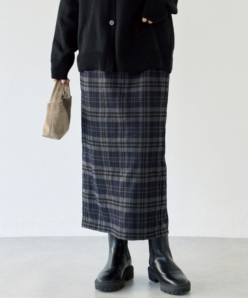 LAVEANGE(ラビアンジェ)の「起毛チェックナロースカート(スカート・レディース・ネイビー/ブラウン・F/LL/3L/4L)」の14枚目の写真