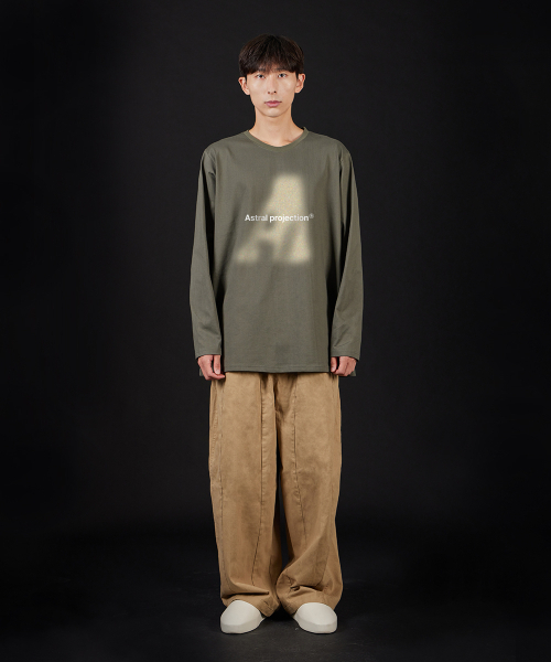 ASTRAL PROJECTION(アストラルプロジェクション)の「ビッグAオーバーサイズロングスリーブTシャツ_カーキ(Tシャツ/カットソー・メンズ・その他・LARGE/MEDIUM/X-LARGE/XX-LARGE)」の6枚目の写真